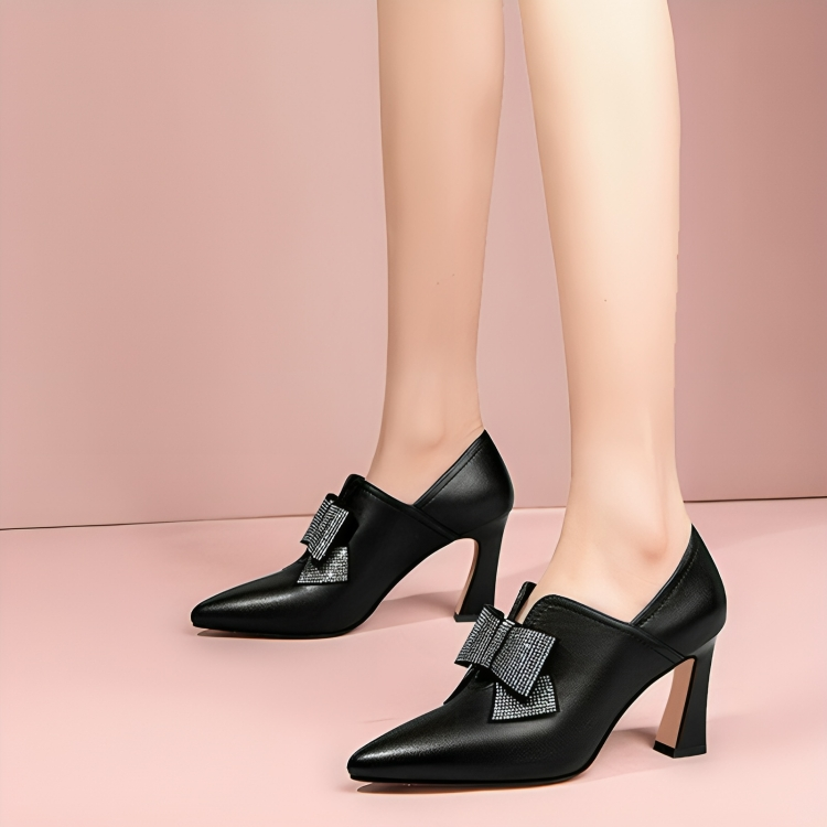 Elegant heels with bow - Iron Thread