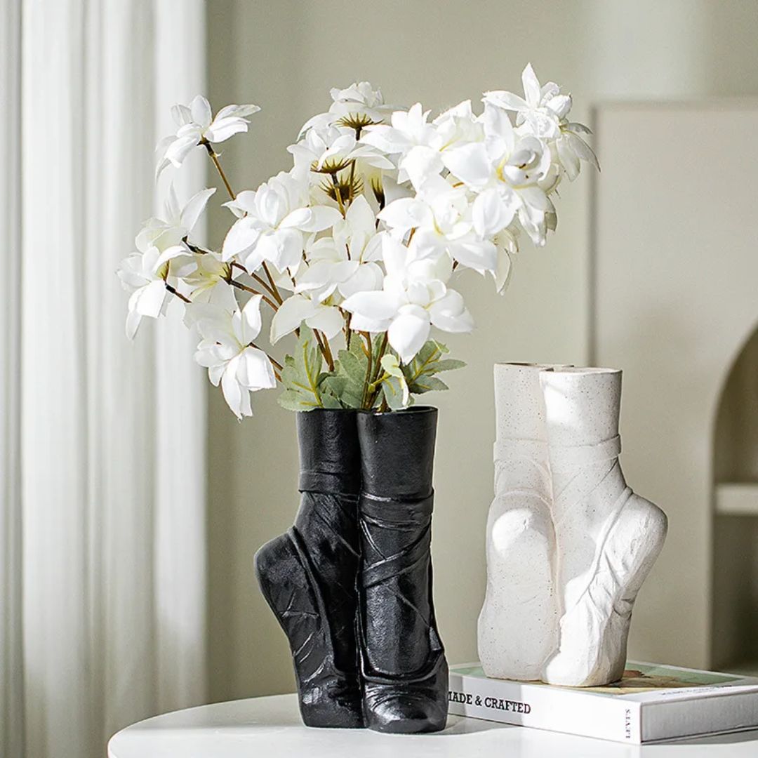 'Dancer's Grace' Flower Vase - Iron Thread