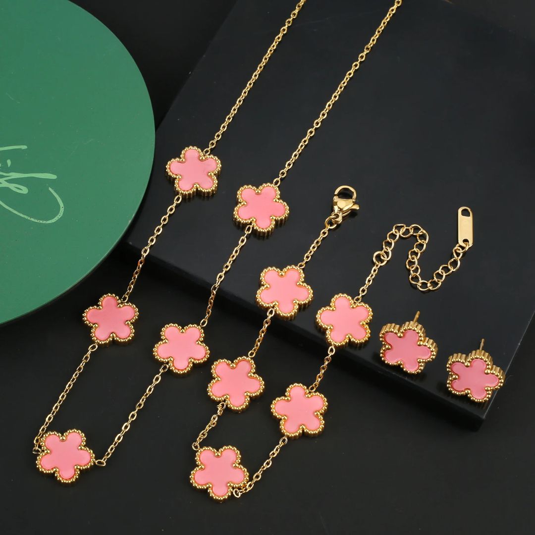 Clover Charm Jewelry Set - Iron Thread